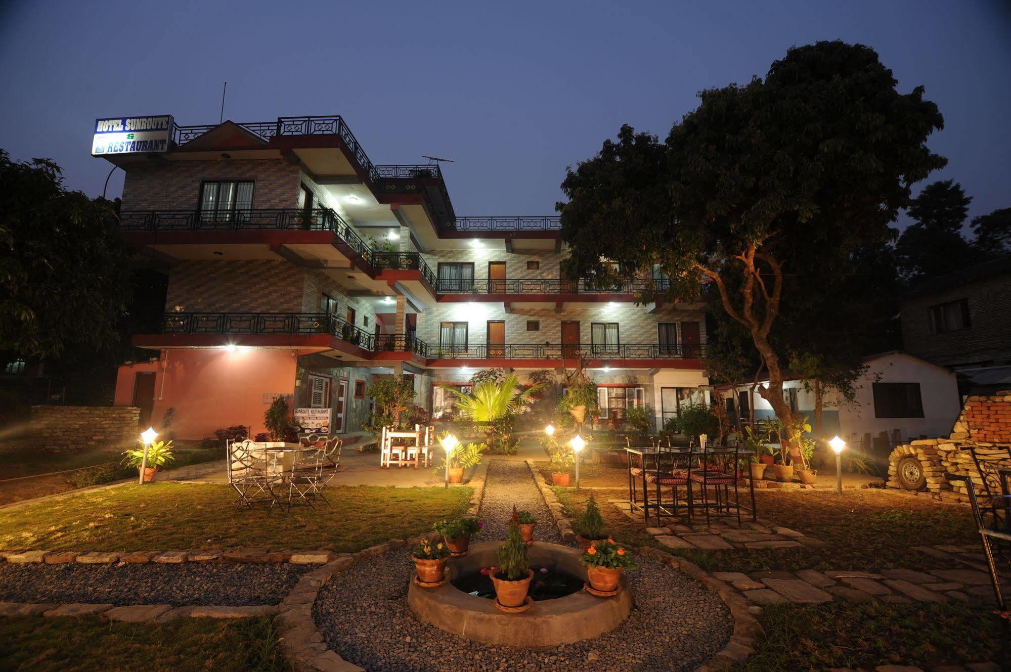 Hotel Glory Garden โพคารา ภายนอก รูปภาพ
