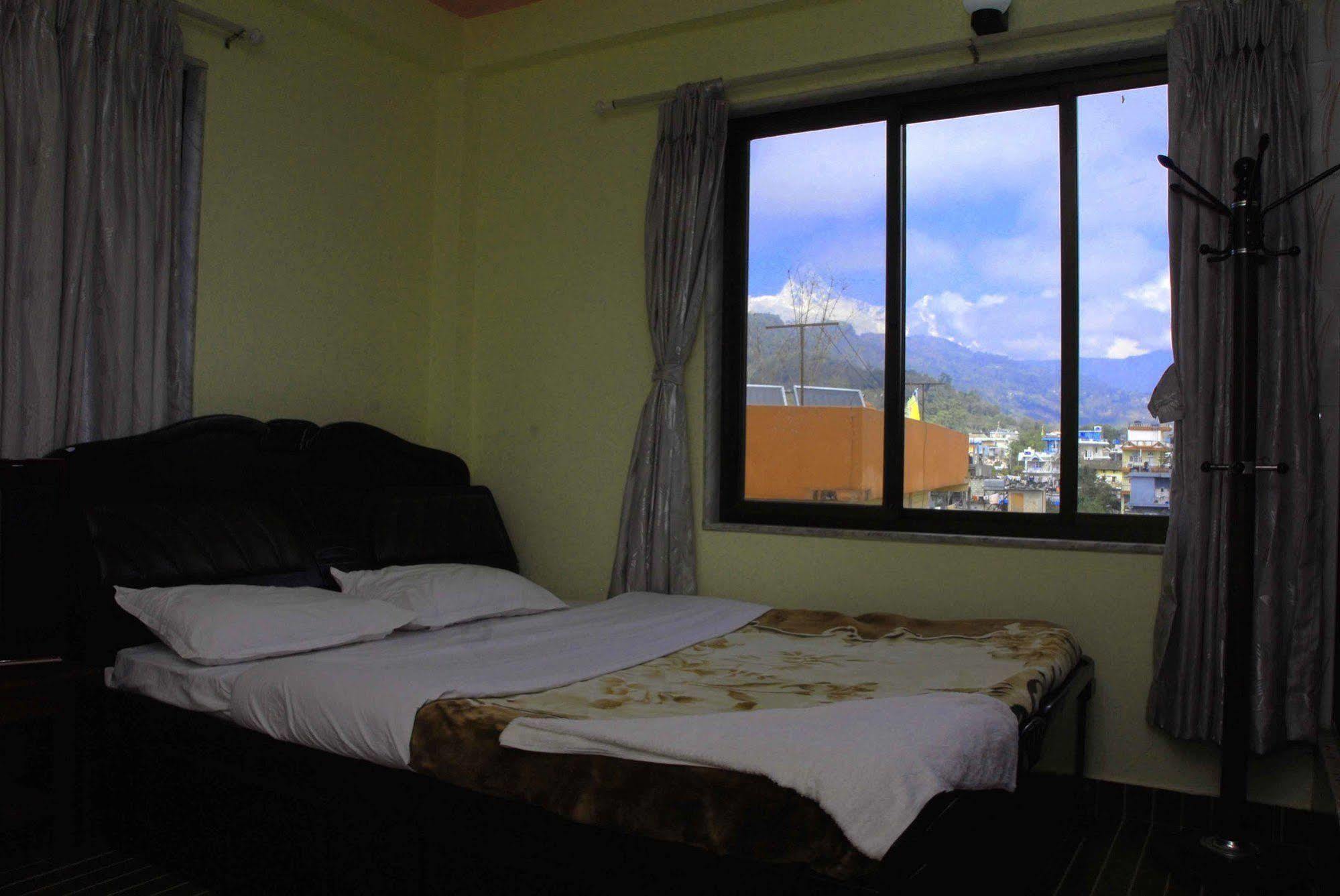 Hotel Glory Garden โพคารา ภายนอก รูปภาพ