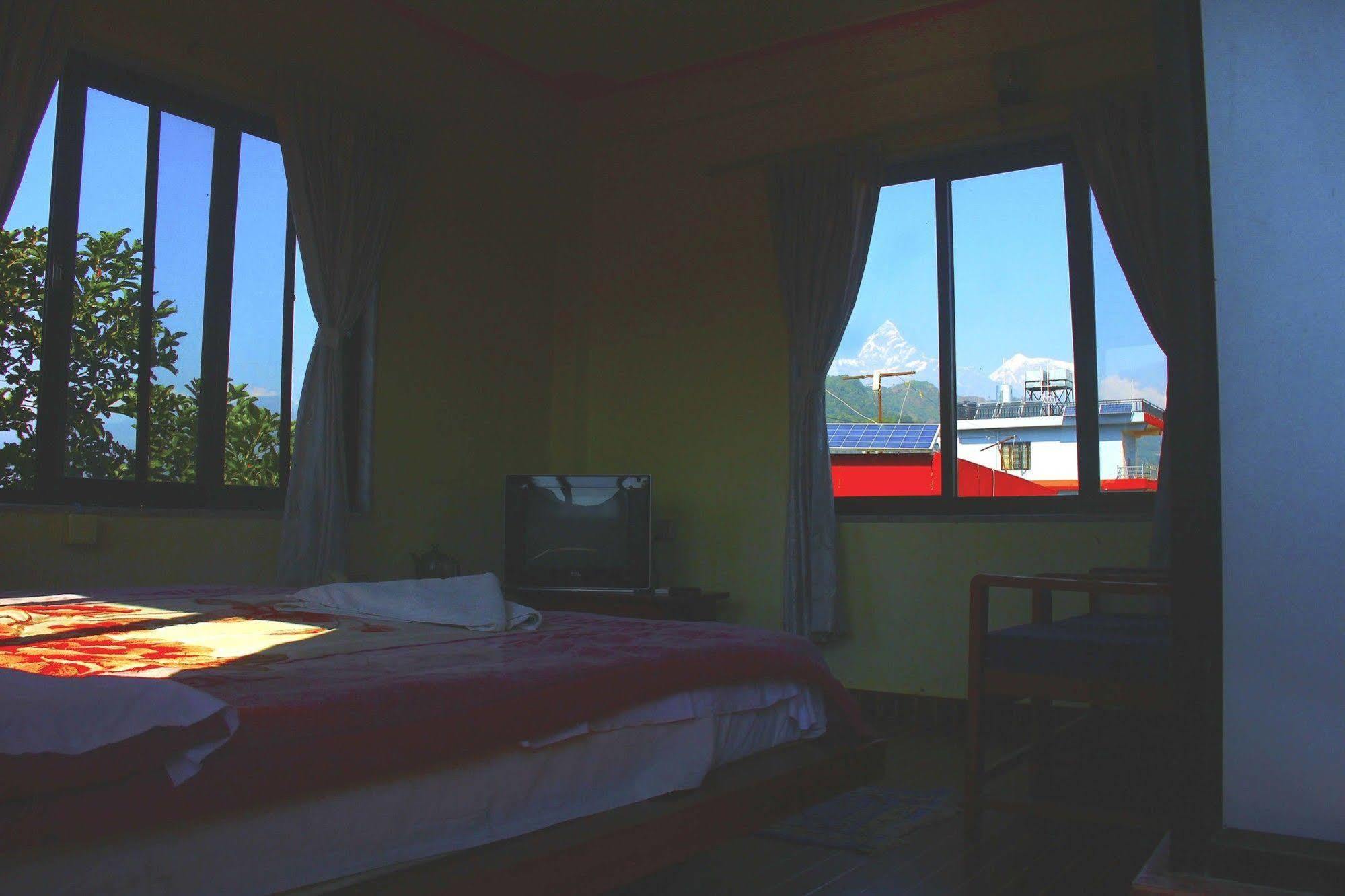 Hotel Glory Garden โพคารา ภายนอก รูปภาพ